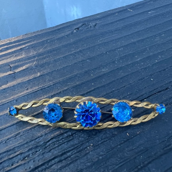 Vintage Blue Crystal Brooch Pin SIGNED AUSTRIA Rhinestone Woven Brass Prong Set - Picture 12 of 14